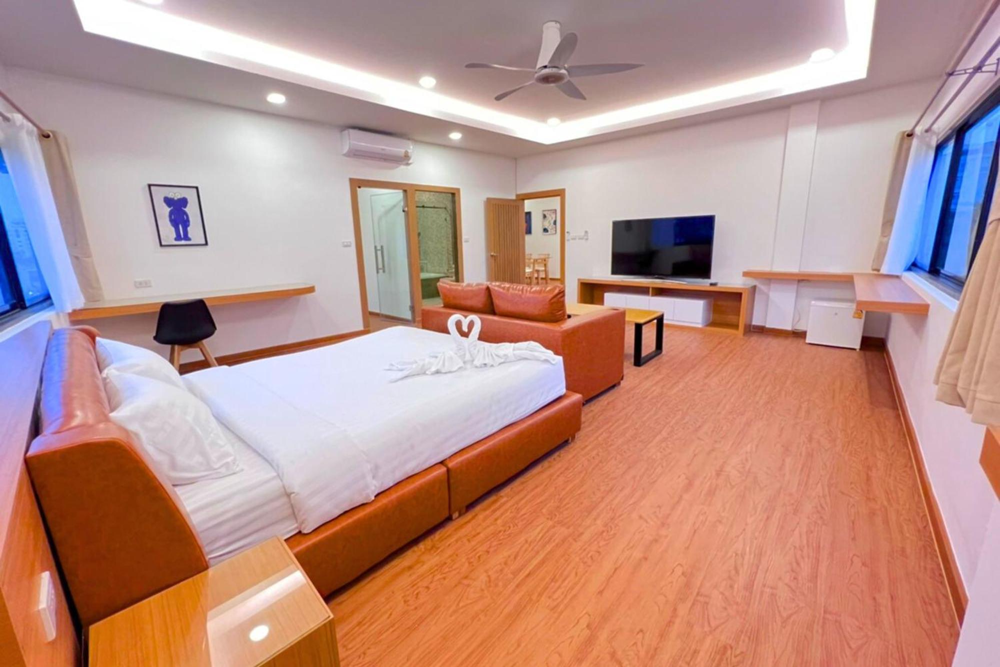 The Lodge Паттайя Экстерьер фото
